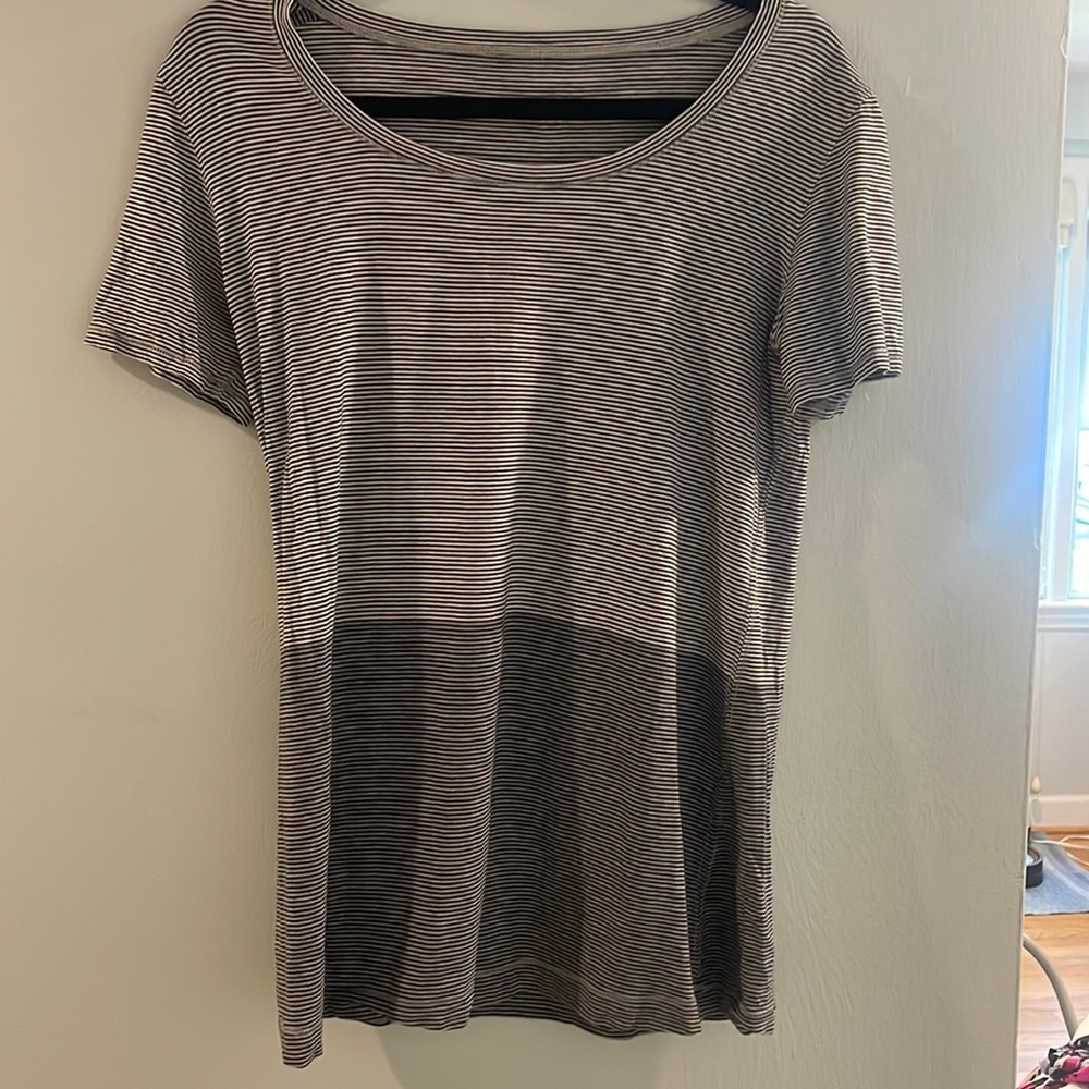 Two toned striped lululemon t-shirt